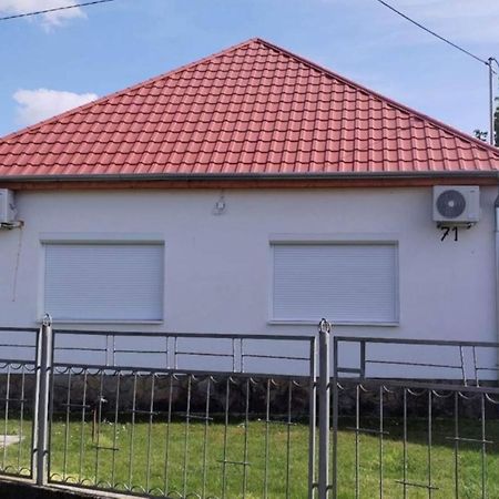 Valentina Apartman Balatonmáriafürdő المظهر الخارجي الصورة